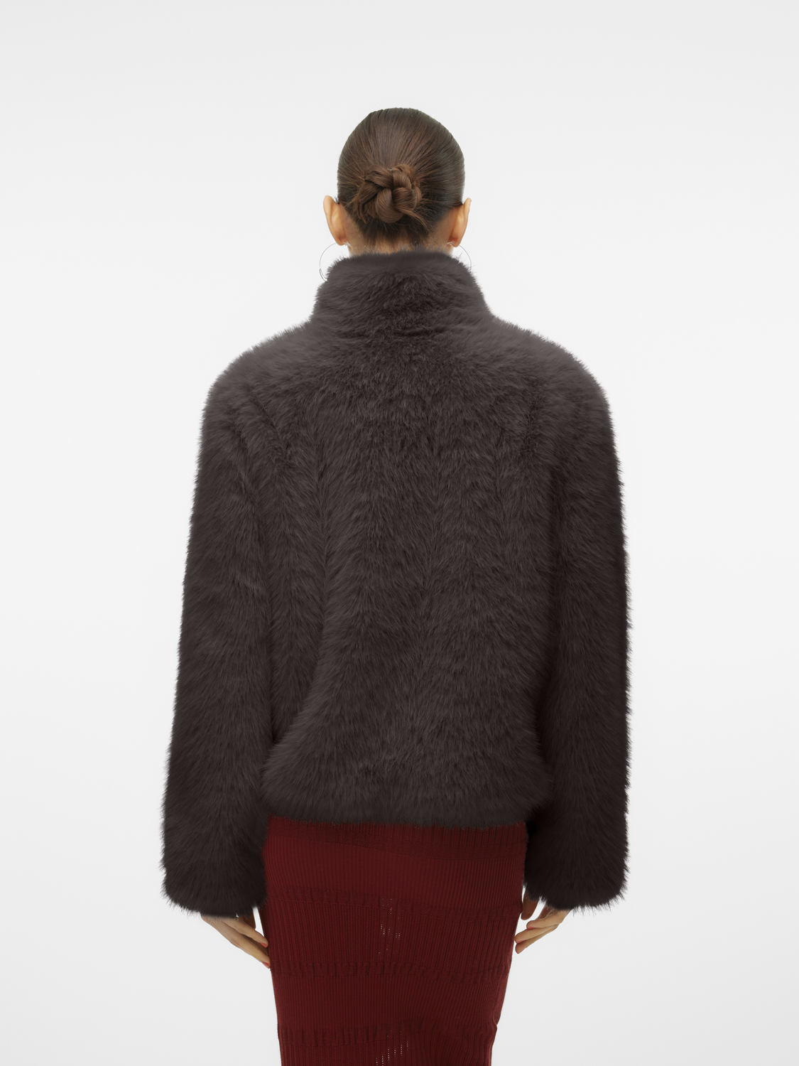 model_shot-back